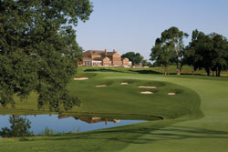The 18th Green and Club House at Olde Stone
