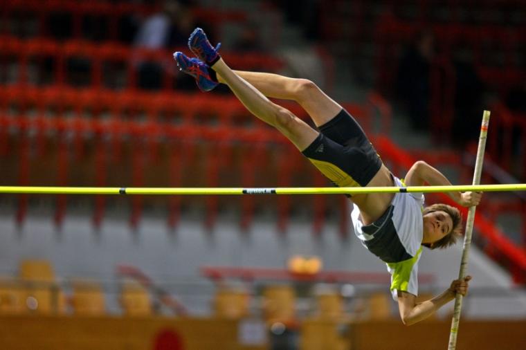 Capitol District Pole Vault Returns to Omaha Sports Destination