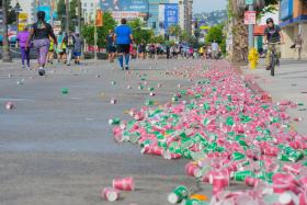 How many times have you seen paper cups and wrappers littering the sidewalk near a water stop during a running event? Those days may be numbered, as more and more events begin embracing compostable cups and official clothing, in an effort to be more sustainable. Here is the news on these and other planet-friendly initiatives increasingly being adopted