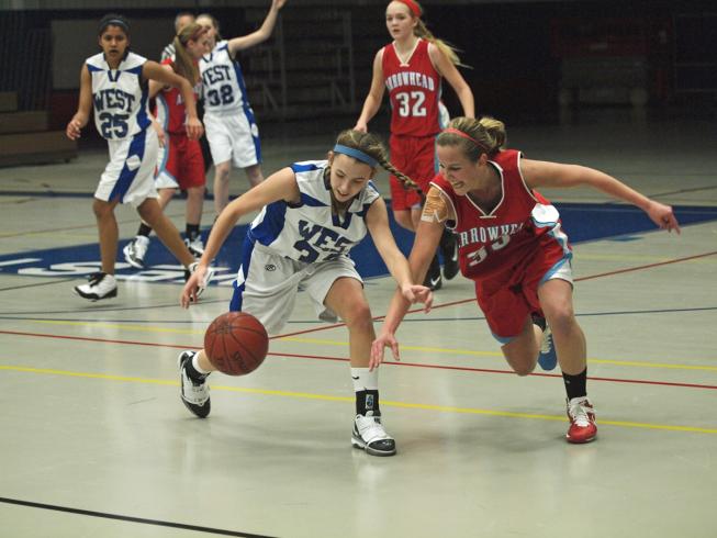 Statistics from two verifiable sources shed light on a troubling trend: A decline in the number of girls participating in their high school basketball programs. In fact, since 2000, NFHS records show a drop of more than 20 percent, while NSGA’s is closer to 45 percent. Conflicting theories for this have emerged. Is there a clear cause to pinpoint?