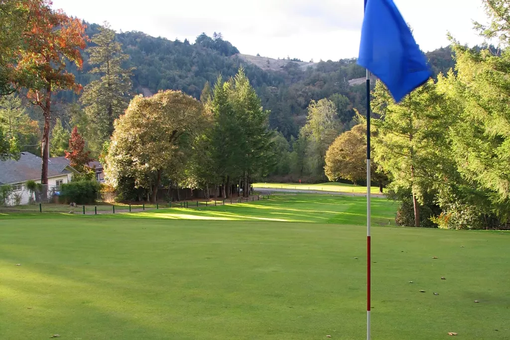 Luxury Golf Resort with Stunning Vistas