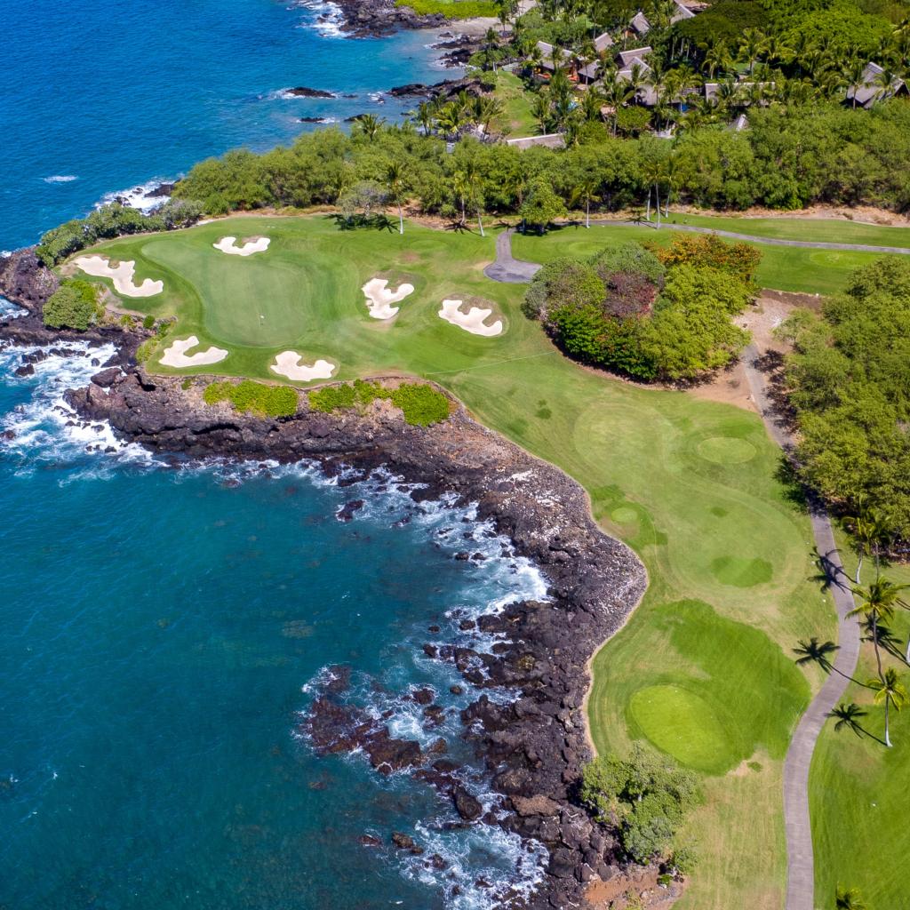 Luxury Golf Resort with Stunning Vistas