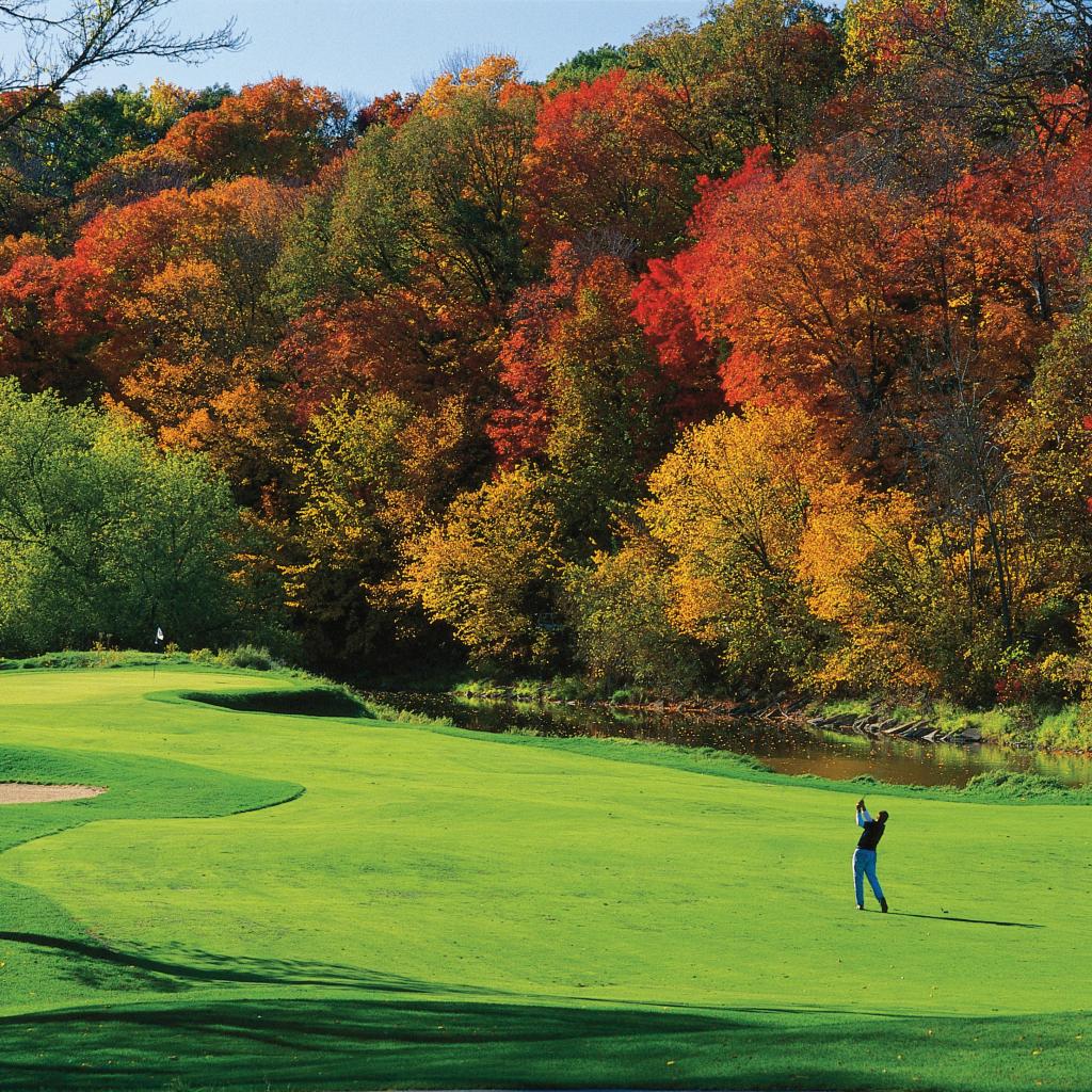 Luxury Golf Resort with Stunning Vistas